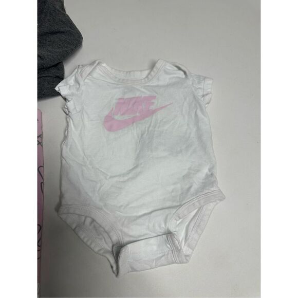 Nike Three-Piece Baby Set Bodysuit Pants Hooded Jacket Size 3M Cotton Blend - Picture 3 of 13